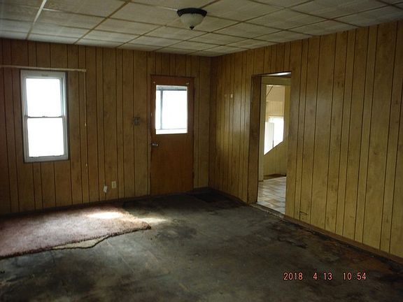 4th image of 1403 Vermont St