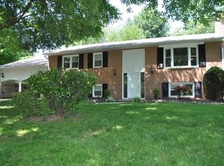 3832 Chantal Ln, Fairfax, VA 22031