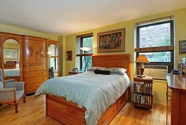 Sold by Douglas Elliman | media 8