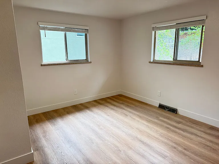 1505 Linden Ave — Photo 12