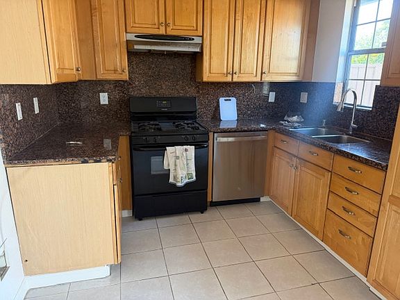 2nd image of 2793 Croft Dr