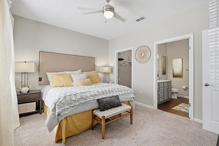 The Glen at Alexander Apartments — Photo 4