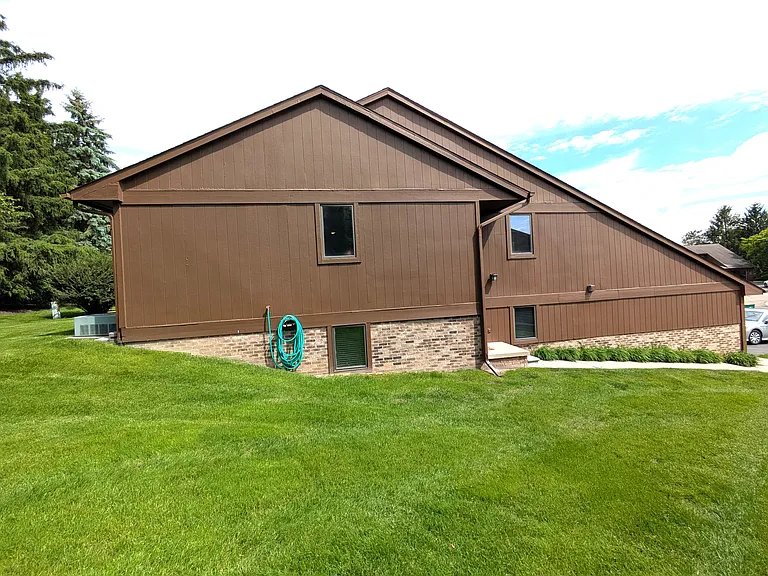 599 Echo Ct — Photo 2