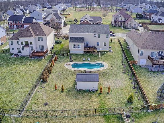 2nd image of 405 Danbury Pl