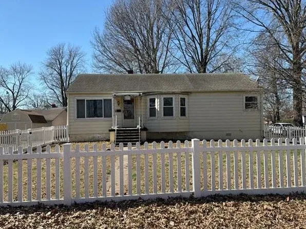 5117 Lakeview Dr, Granite City, IL 62040