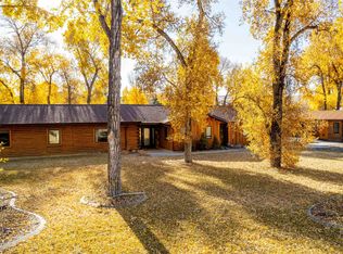 1010 River Grove Dr, Meeteetse, WY 82433