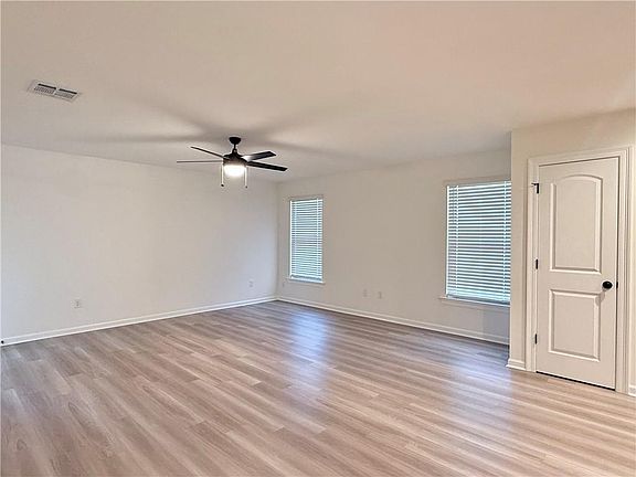 5th image of 16411 Blossom Ln