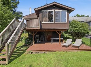 8160 Graves Point Rd, Wolcott, NY 14590
