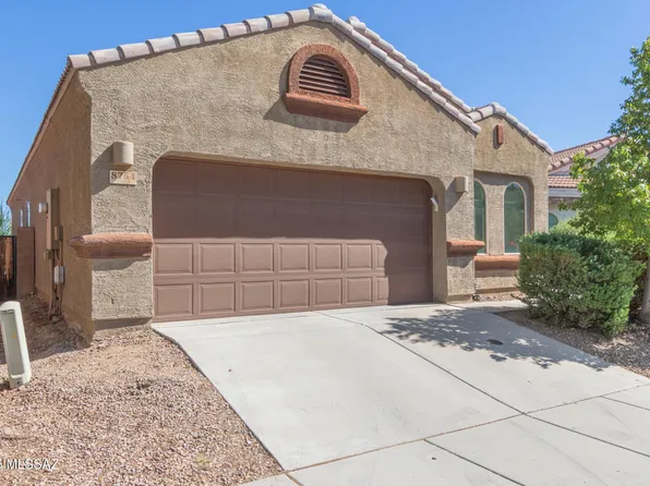 8754 N White Spruce Dr, Tucson, AZ 85743