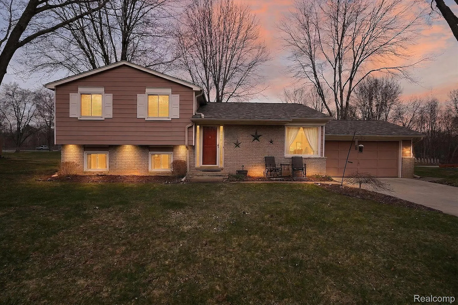 7336 Mustang Dr photo 1