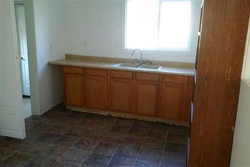 2nd image of 1008 Grant St