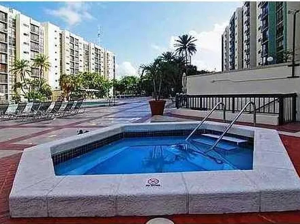 16919 N Bay Rd, Sunny Isles Beach, FL