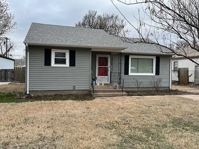 1st image of 311 Pembroke Ln