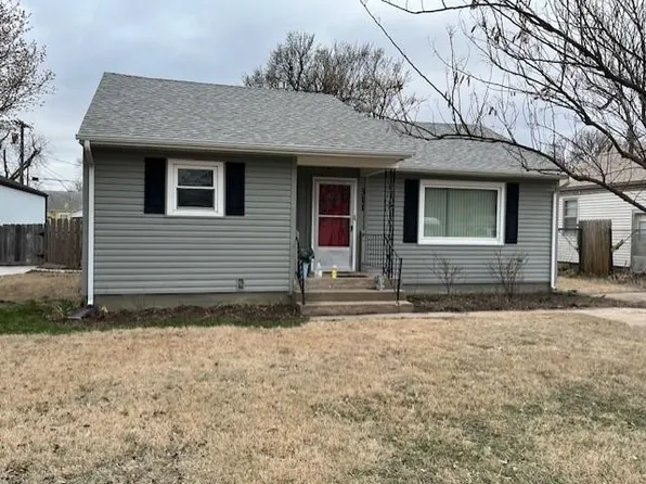 311 Pembroke Ln, Ellinwood, KS 67526