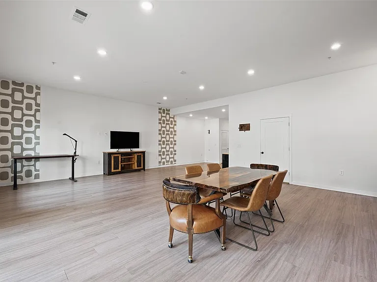 4361 S Congress Ave #111 — Photo 9