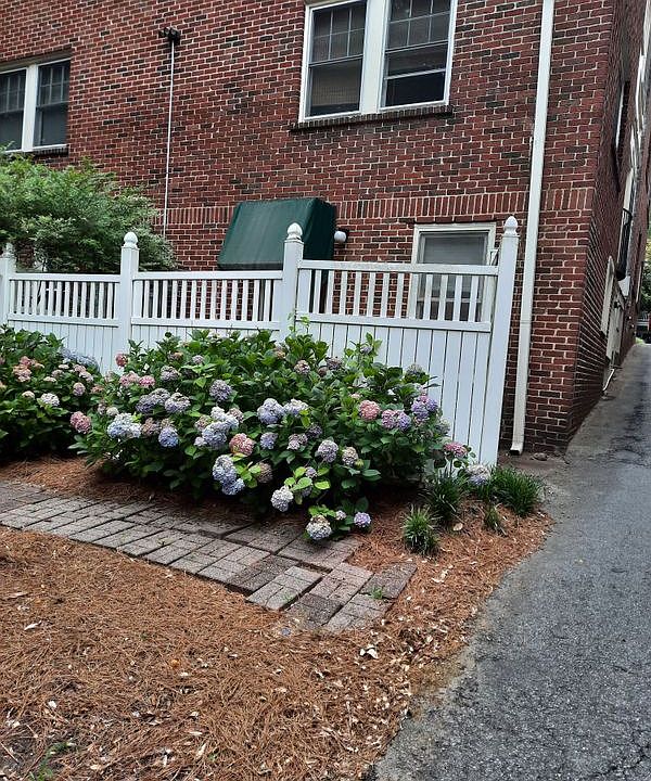 1st image of 746 Monroe Dr NE APT 5