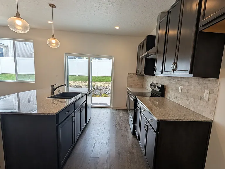 2123 N Wallflower Dr — Photo 13