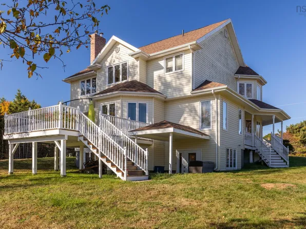 12 Homecrest Ter, Yarmouth, NS B5A 0G8