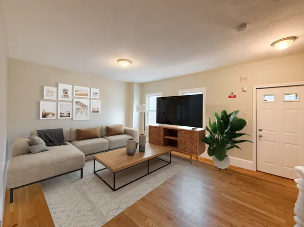 5 Sexton Ct, Dorchester, MA 02125