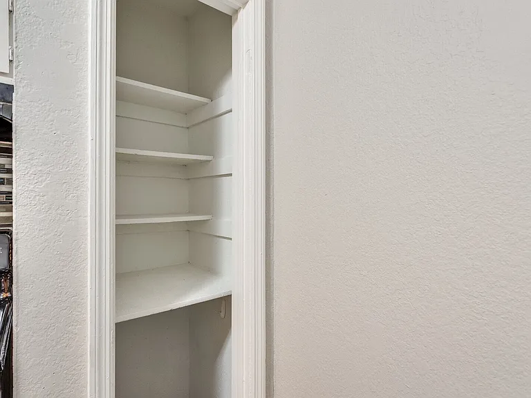 817 SW 23rd St #6 — Photo 14