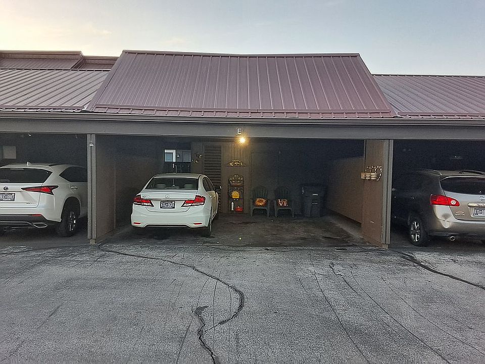 1st image of 404 Manor Dr