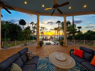 196 Bluff View Dr, Belleair Bluffs, FL 33770