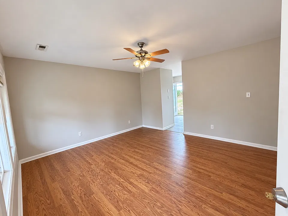 3328 Barwell Rd