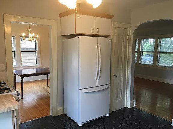 5th image of 216 Wilder St N