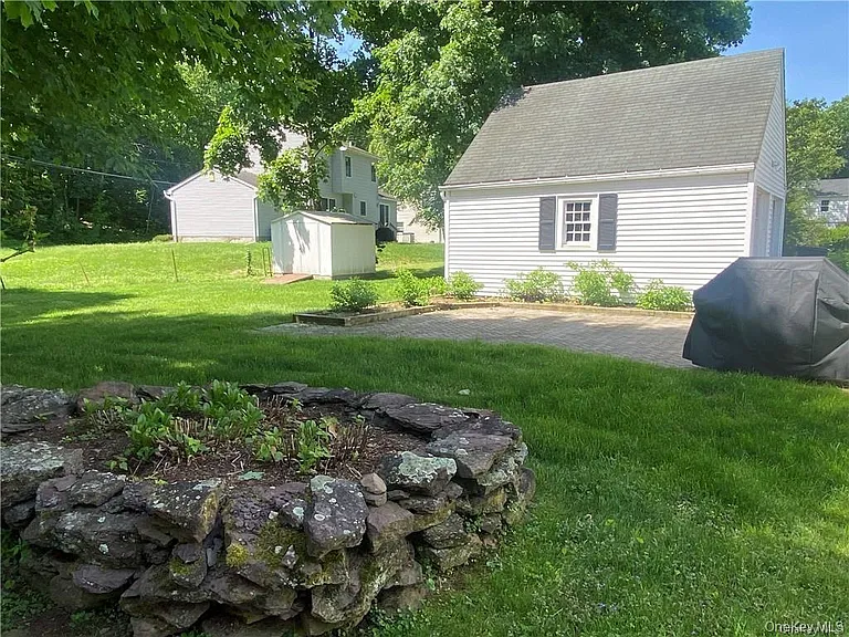 17 Harriman Ave #B — Photo 24