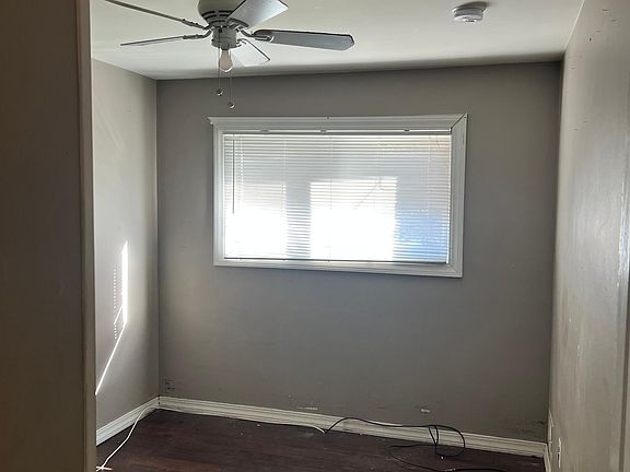 4th image of 24725 Hanover St
