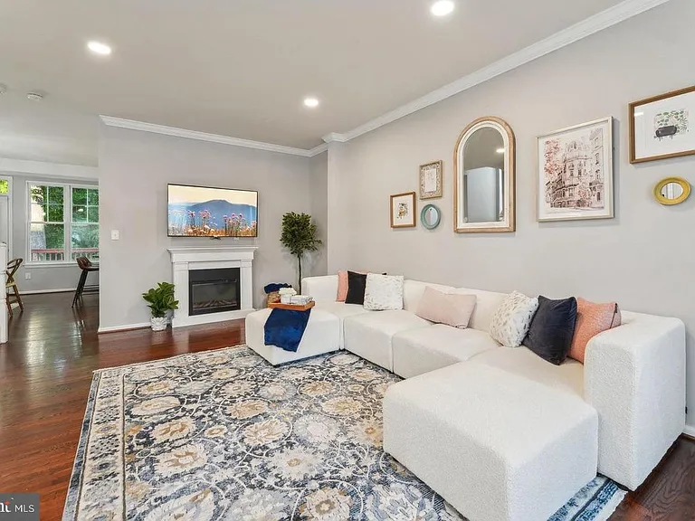 3942 Hartlake St — Photo 4