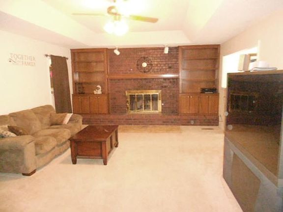 2nd image of 1233 Dodd Dr