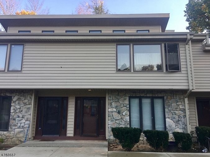 1st image of 402 Mohegan Cir #402