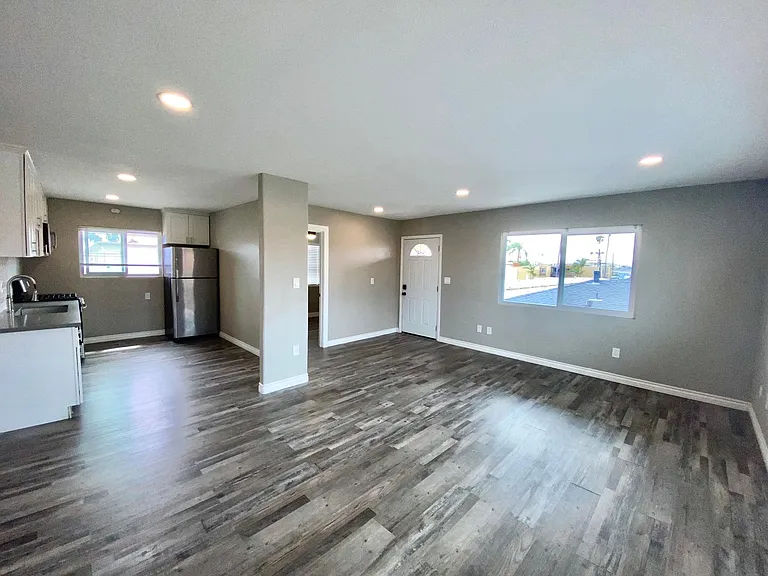 569 Park Way — Photo 4