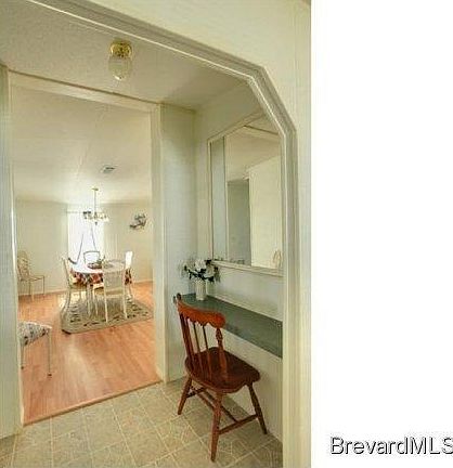 4th image of 625 Periwinkle Cir