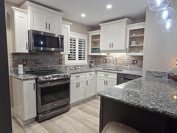 2nd image of 4440 Browning Ave