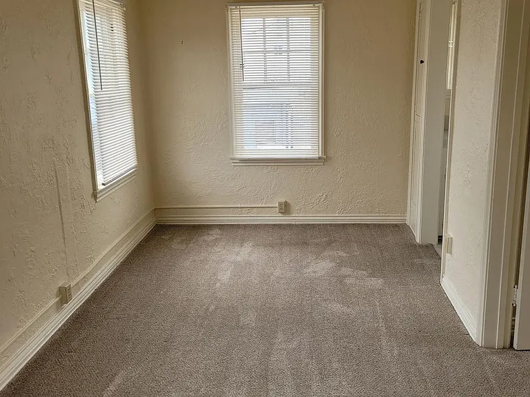 2421 3rd Ave #2421 — Photo 3