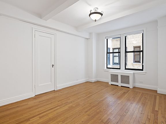 5th image of 301 E 21st St APT 8G