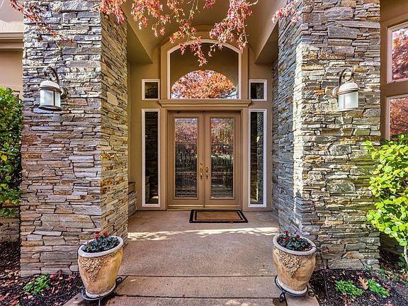 4th image of 4066 Greenview Dr