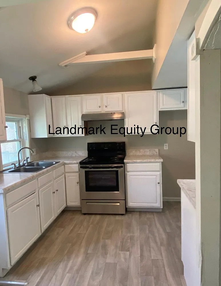 3 bed, 1.5 bath, 1166 sqft, $995 — Photo 4