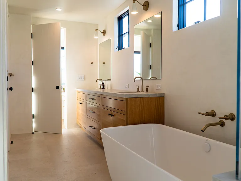 SPA Bathroom - 2nd Floor - Steam Shower / Sauna / Tub