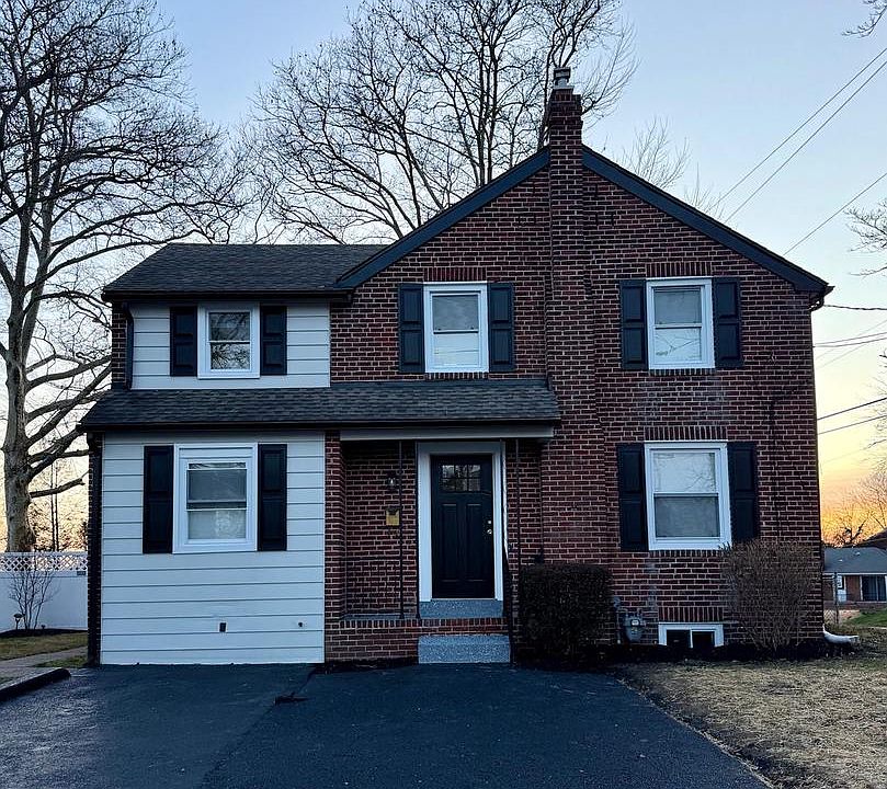 1st image of 2 Yale Rd