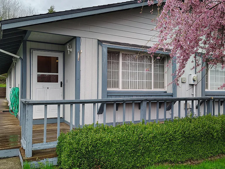 Rainier Ave S — Photo 1