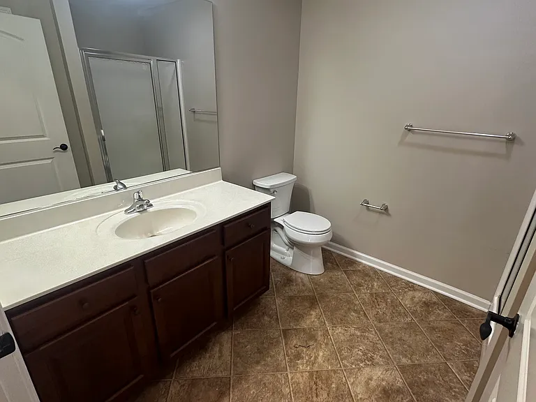 Dockside Village Apartments — Photo 40