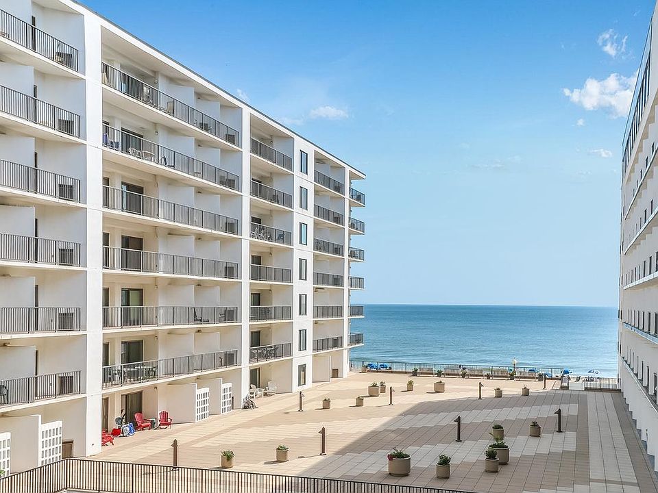 1st image of 527 N Boardwalk #415