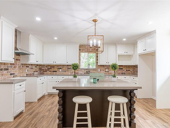 3rd image of 6918 Primos Cir