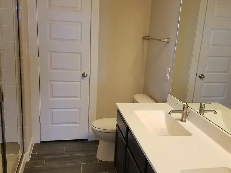 160 Lakeview Ct — Photo 5
