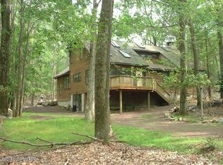 29 Split Rock Rd, Lake Harmony, PA 18624