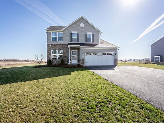 2nd image of 6042 Amber Dr
