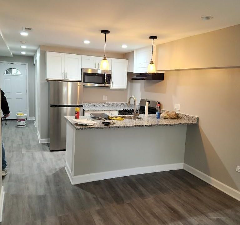 2nd image of 3049 N Avers Ave #G